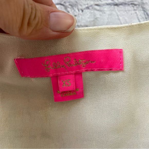 Lilly Pulitzer Cream & Gold Ellarey Coconut Fish Clip Silk Blouse - Picture 4 of 4